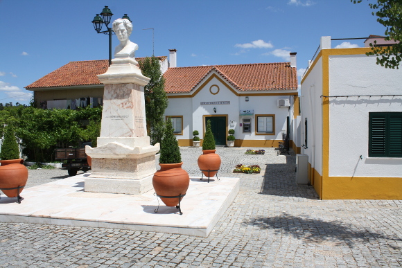 Busto Mouzinho da Silveira – Vale de Gaviões